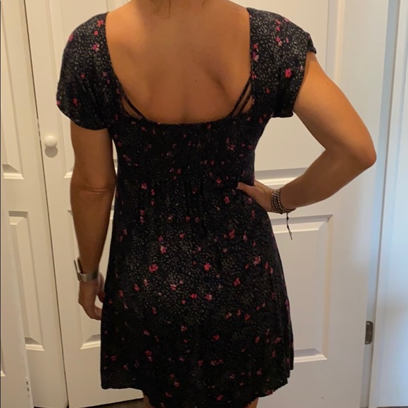 Volcom dress with tie front - Picture 3 of 5